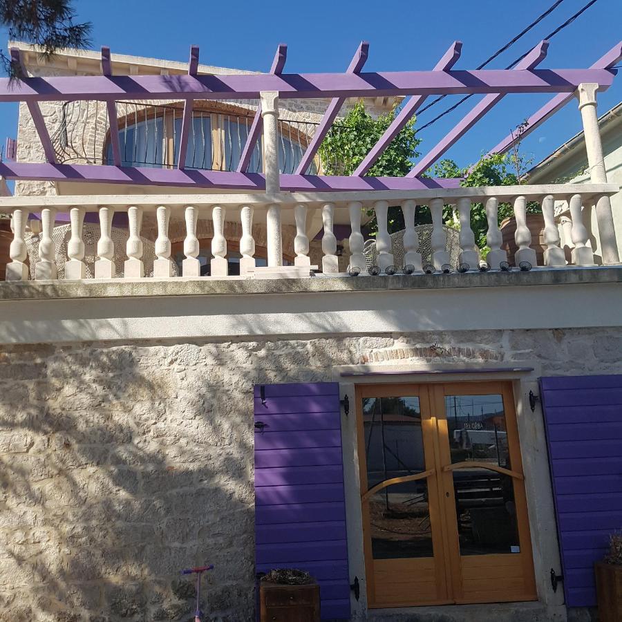 Jardin Kapetanova Kuca Apartamento Veli Iž Exterior foto