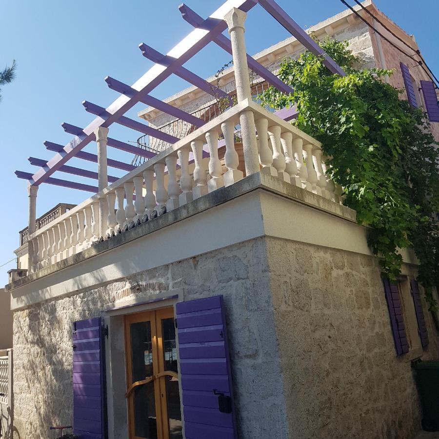 Jardin Kapetanova Kuca Apartamento Veli Iž Exterior foto
