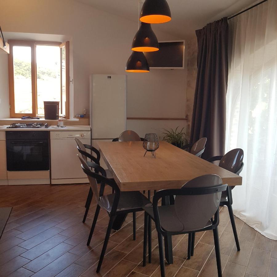 Jardin Kapetanova Kuca Apartamento Veli Iž Exterior foto