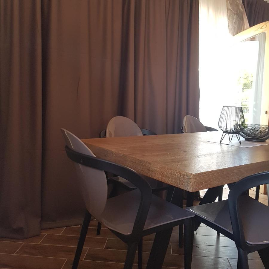 Jardin Kapetanova Kuca Apartamento Veli Iž Exterior foto