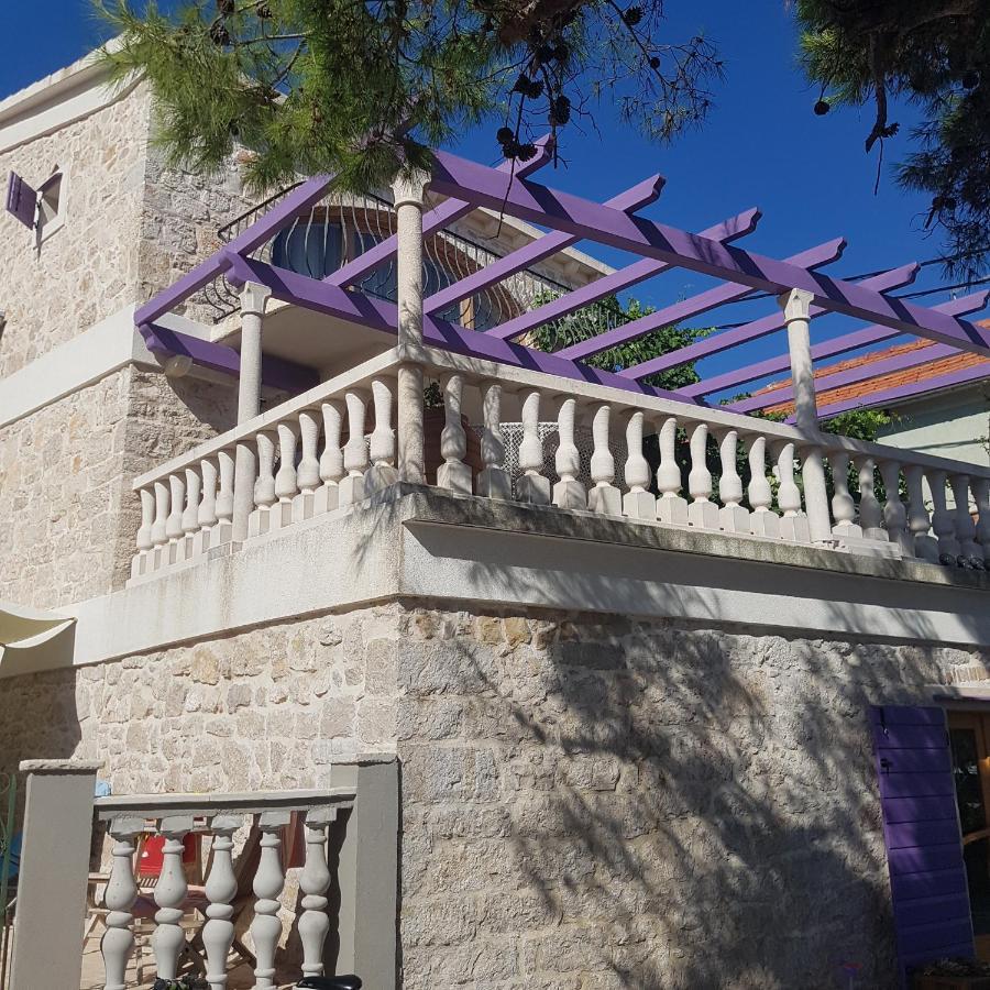 Jardin Kapetanova Kuca Apartamento Veli Iž Exterior foto