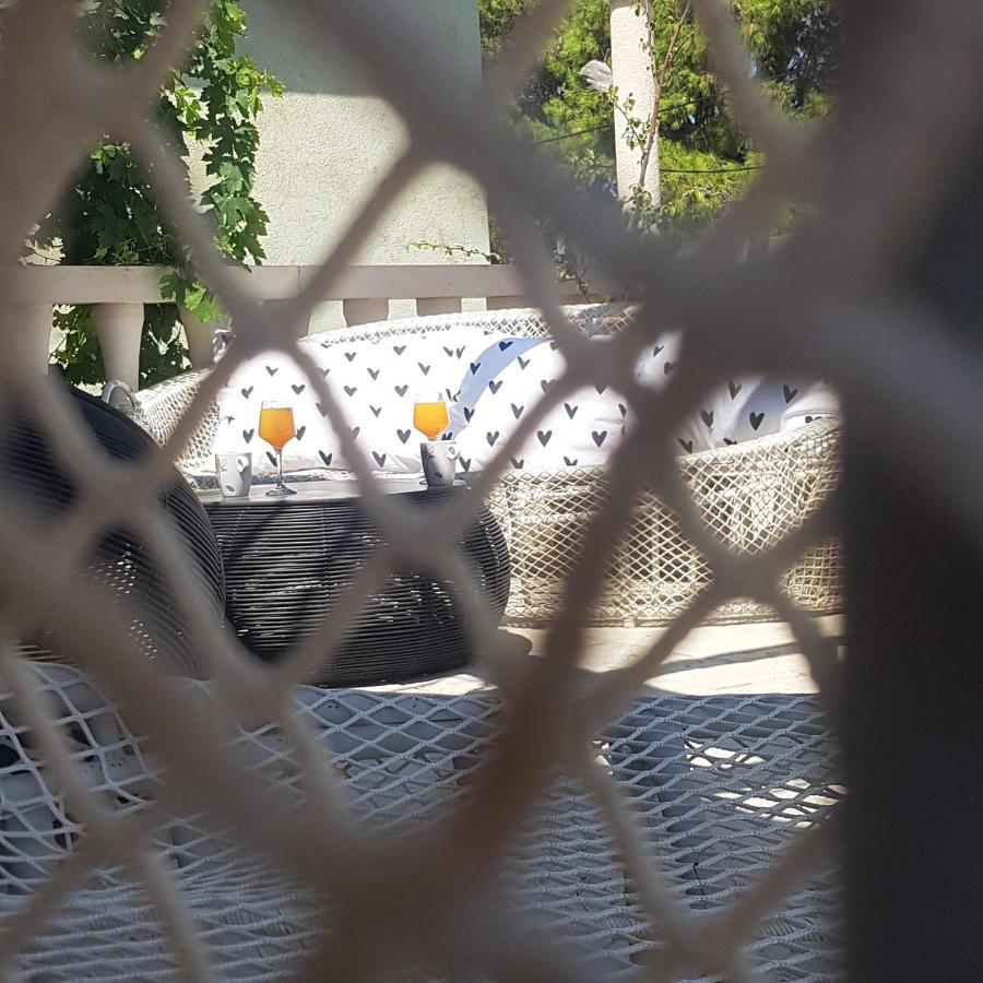 Jardin Kapetanova Kuca Apartamento Veli Iž Exterior foto