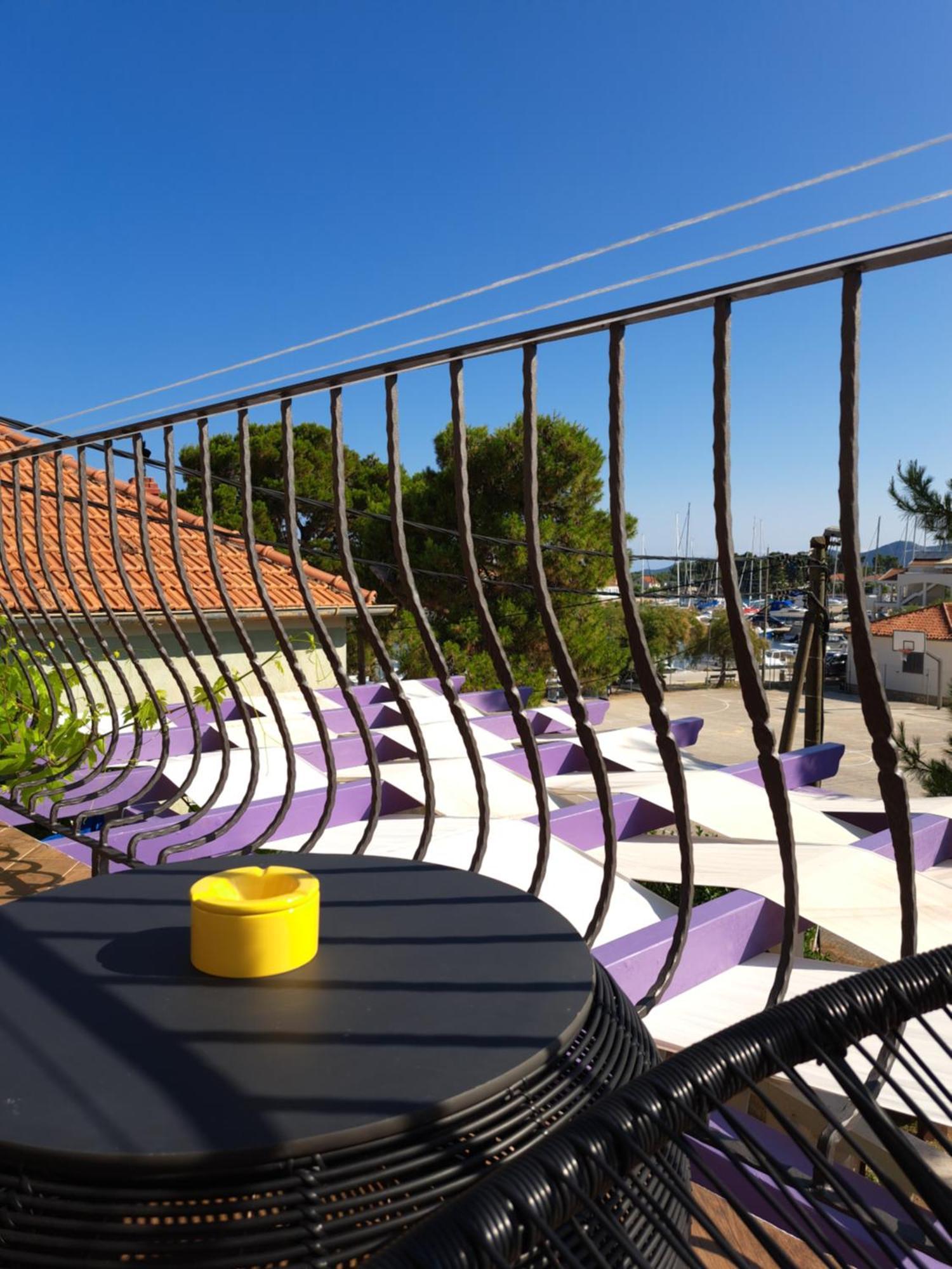 Jardin Kapetanova Kuca Apartamento Veli Iž Exterior foto