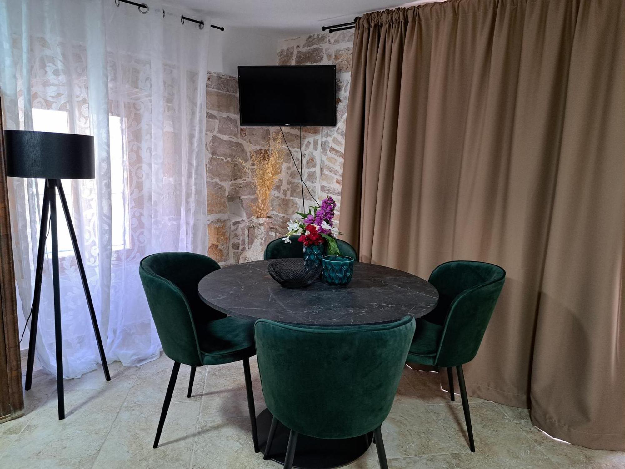Jardin Kapetanova Kuca Apartamento Veli Iž Exterior foto